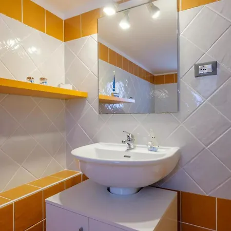 Holiday home Residenza Smeraldo 12 Beds Sea View
